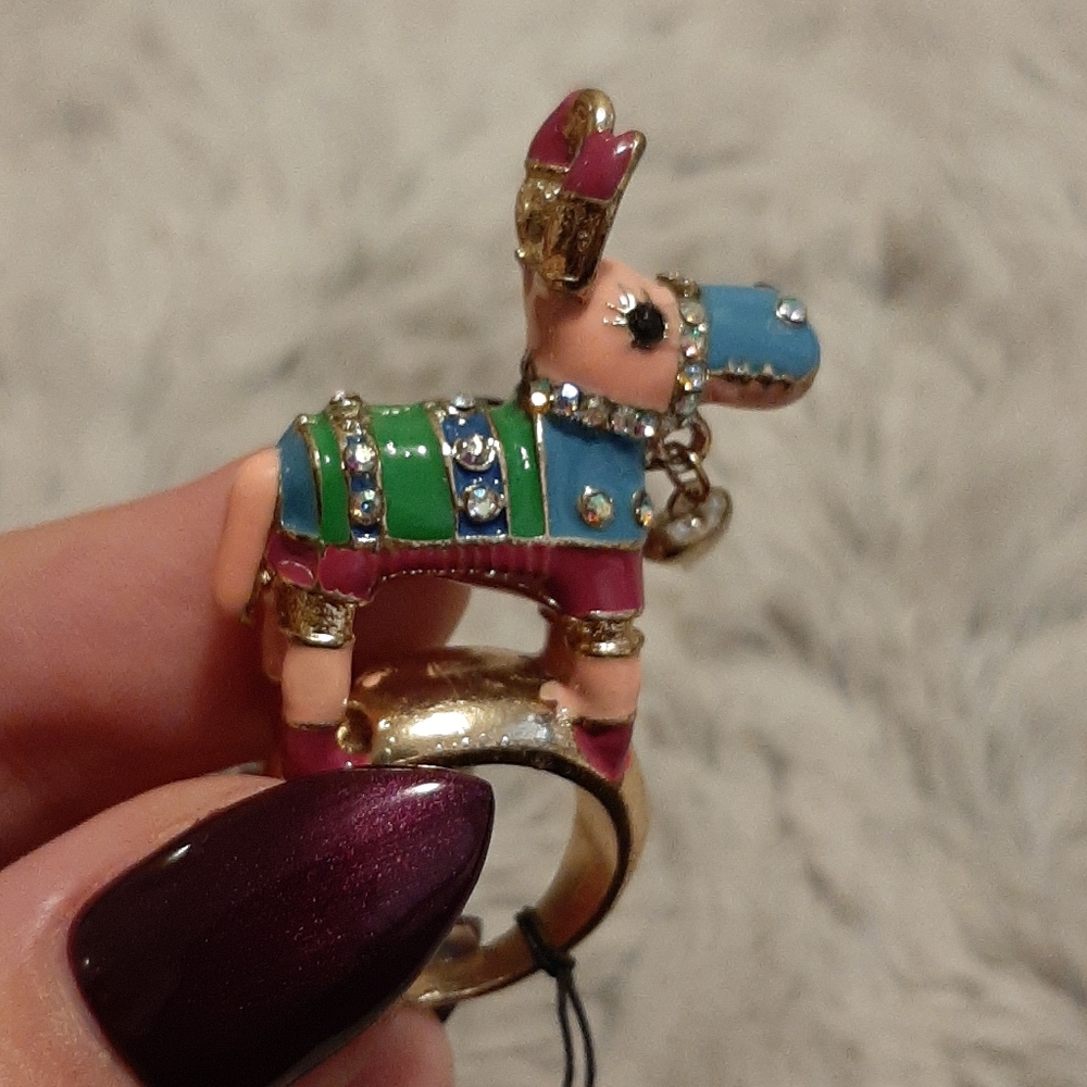 3/$20 - NWT Betsey Johnson Donkey Ring